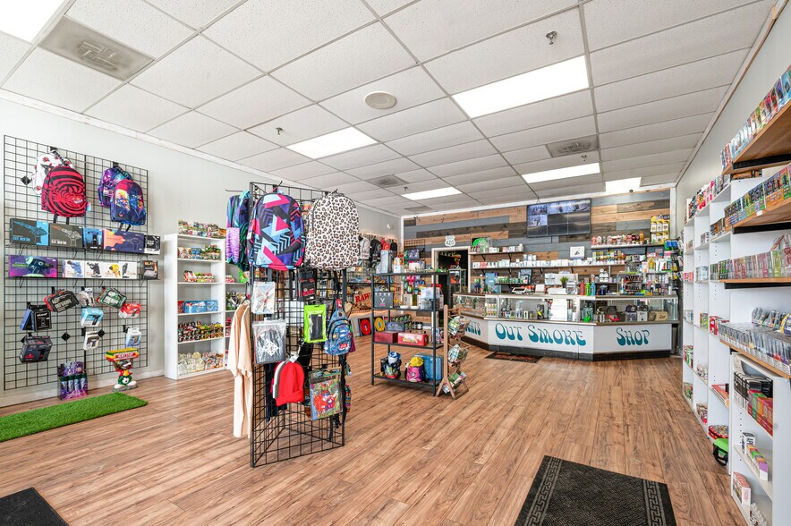 More Photos Of 1508-1574 N Mitchell St, Cadillac General Retail For Sale