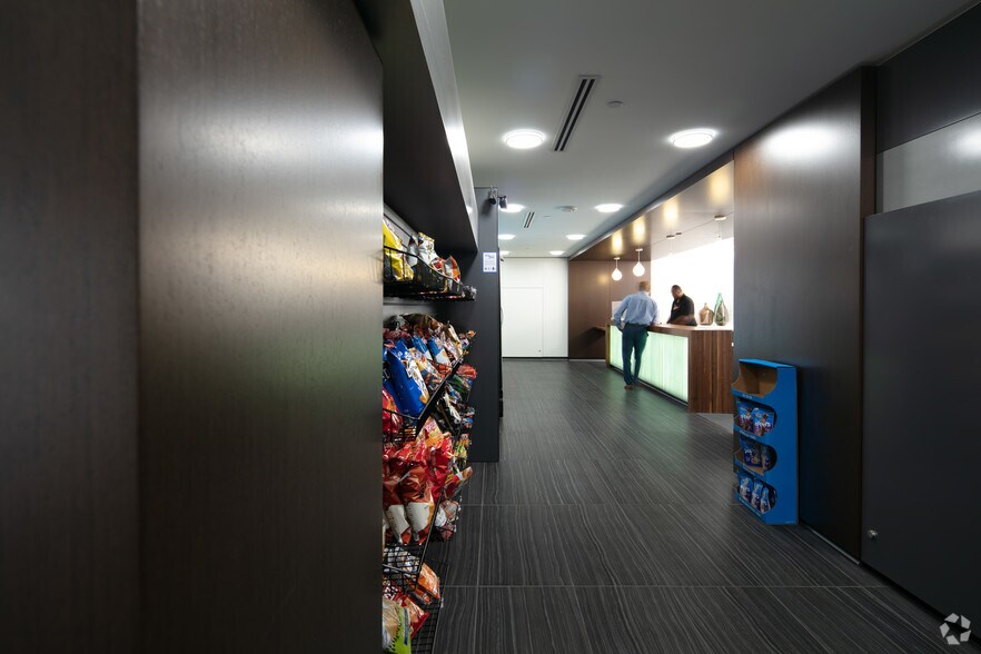 More Photos Of 3060 Peachtree Rd NW, Atlanta Office For Lease