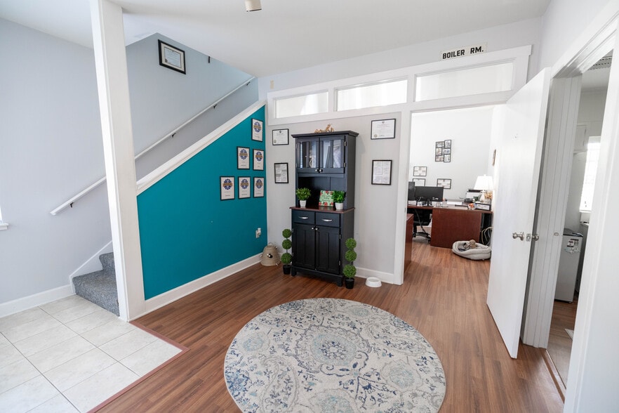 More Photos Of 1524 Smith St, Orange Park Office For Lease