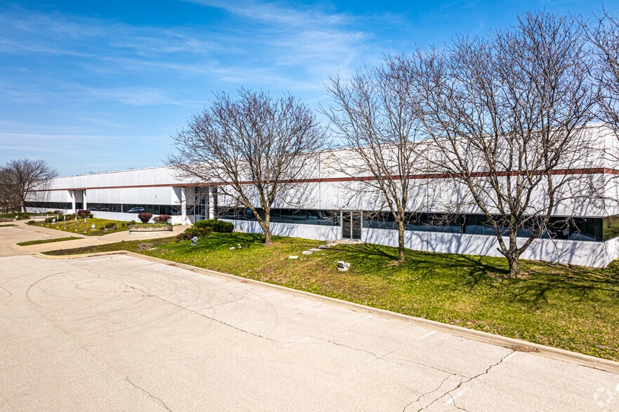 Primary Photo Of 11217-11227 Lakeview Ave, Lenexa Flex For Lease