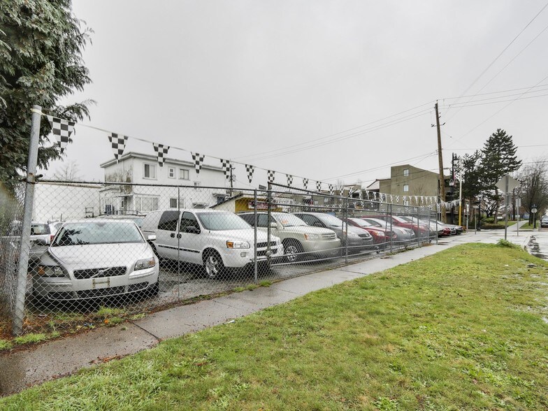 More Photos Of 909-915 Twelfth St, New Westminster Land For Sale