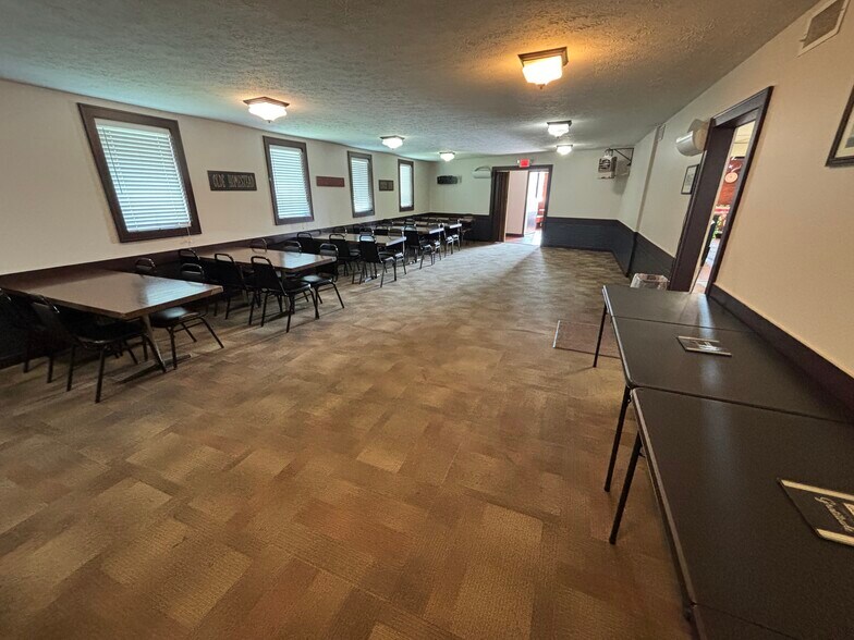 More Photos Of 180 Wooster Rd N, Barberton Restaurant For Sale