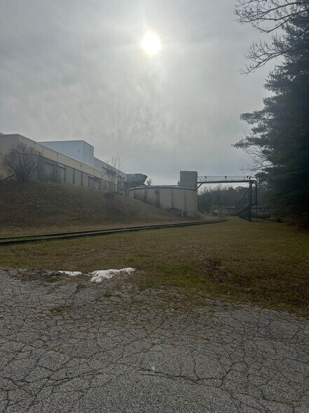 More Photos Of 701 Greylock St, Lee Manufacturing For Lease