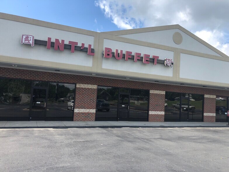 Primary Photo Of 2449 N Church St, Burlington Restaurant For Lease