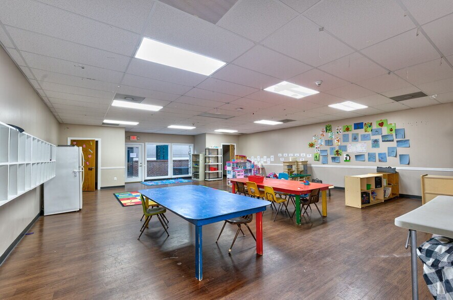 More Photos Of 7830 Veterans Pky, Columbus Office For Sale