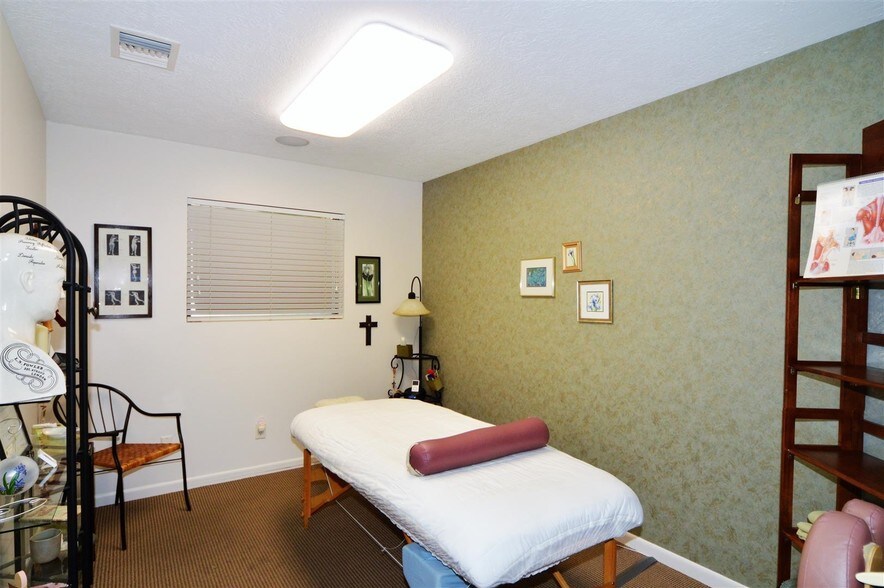 More Photos Of 12325 Scarsdale Blvd, Houston Medical For Sale