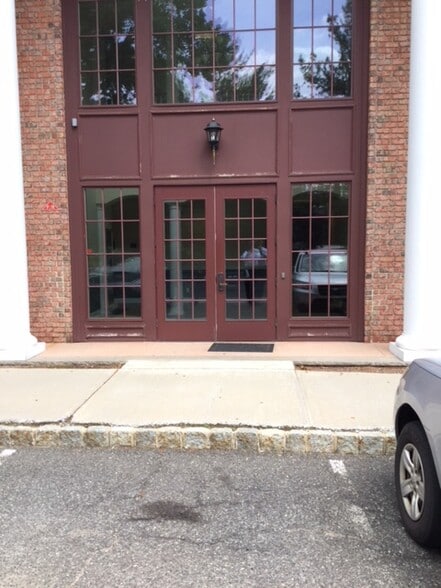 More Photos Of 689 Valley Rd, Gillette Medical For Lease