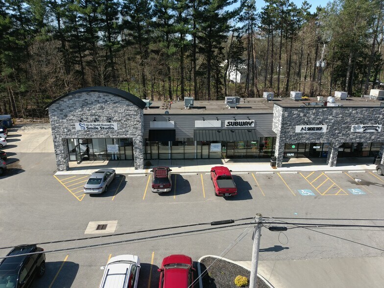 More Photos Of 8533-8559 E Washington St, Chagrin Falls Unknown For Lease