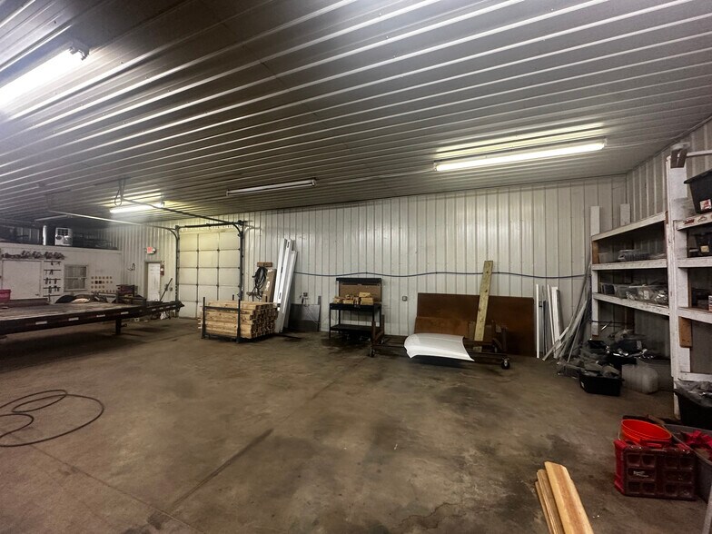 More Photos Of 7704 Maltlage Dr, Bayberry Flex For Sale
