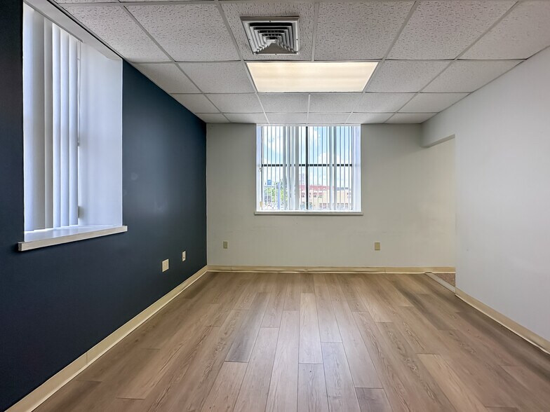 More Photos Of 103 S Florida Ave, Lakeland Office For Lease