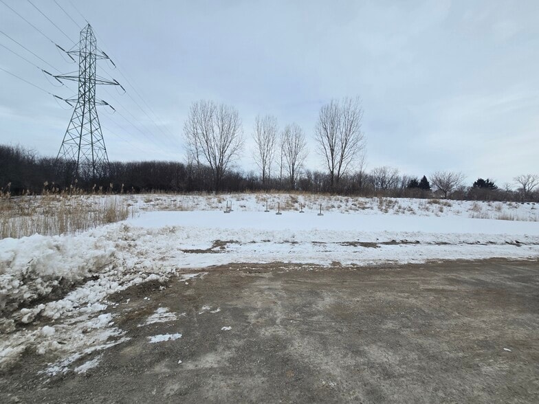 More Photos Of 2285 Northern Rd, Neenah Specialty For Sale