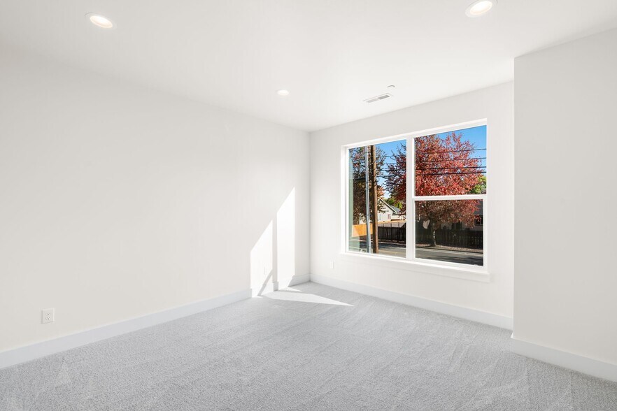 More Photos Of 1801 SE Brookwood Ave, Hillsboro Specialty For Sale