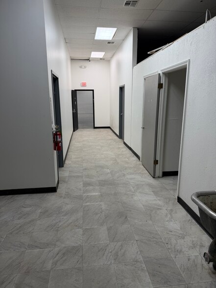 More Photos Of 8501-8507 S Western Ave, Oklahoma City Unknown For Lease