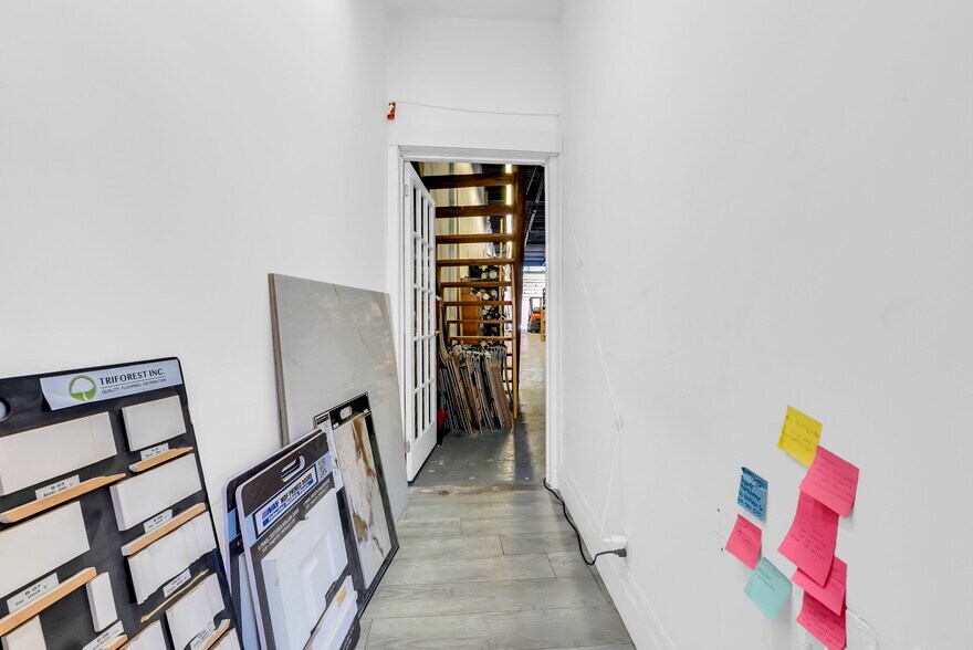 More Photos Of 120 Norfinch Dr, Toronto Manufacturing For Sale