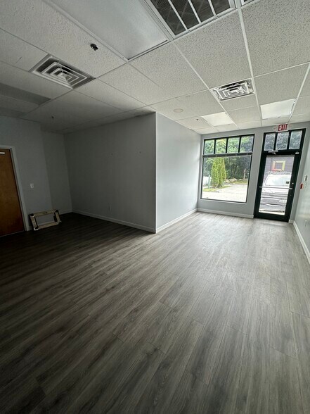 More Photos Of 55 Douglas Pike, Smithfield Bar For Sale