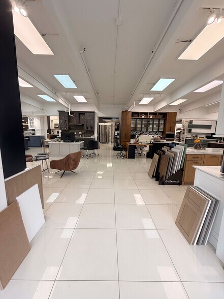 More Photos Of 492 N Route 17, Paramus Freestanding For Lease