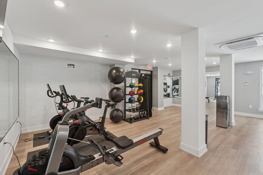 More Photos Of 922 N Broad St, Philadelphia Apartments For Lease