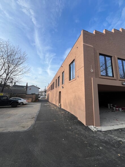 More Photos Of 217 Main St, Staten Island Storefront Retail Residential For Sale