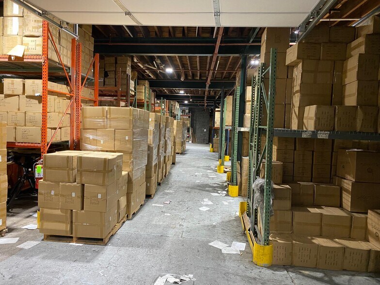 More Photos Of 293-309 Marshall St, Paterson Warehouse For Lease
