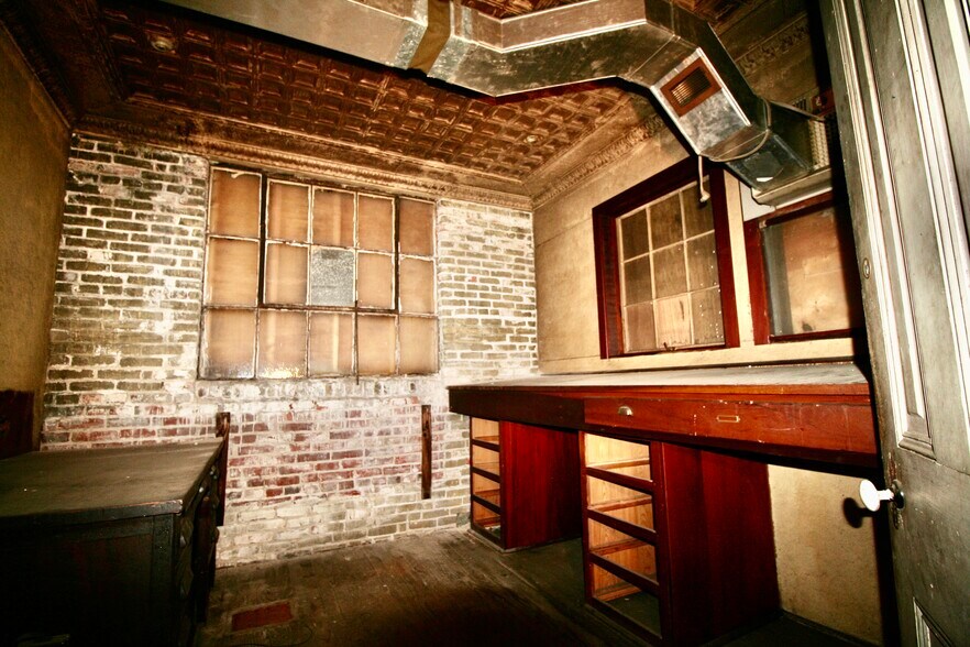 More Photos Of 26 E High St, Pottstown Warehouse For Sale