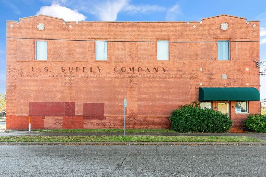 More Photos Of 706 SW 3rd St, Oklahoma City Warehouse For Sale