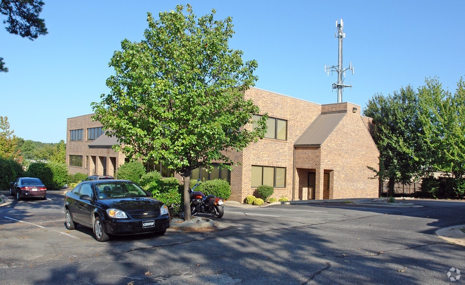 More Photos Of 8 Shackleford Plz, Little Rock Office For Lease