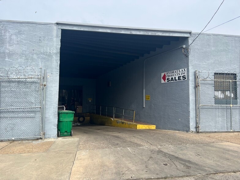 More Photos Of 5606 Tulip St, Philadelphia Unknown For Lease