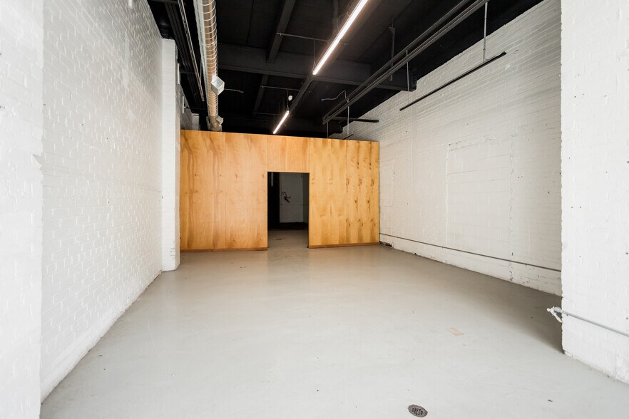 More Photos Of 1357 Division St, Detroit Warehouse For Sale