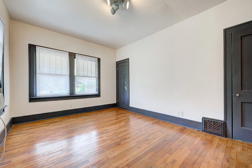More Photos Of 408 Chautauqua Ave, Norman Multifamily For Sale