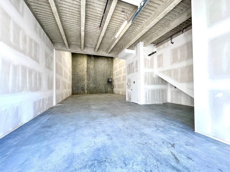 More Photos Of 951 E Kent Av N, Vancouver Warehouse For Sale