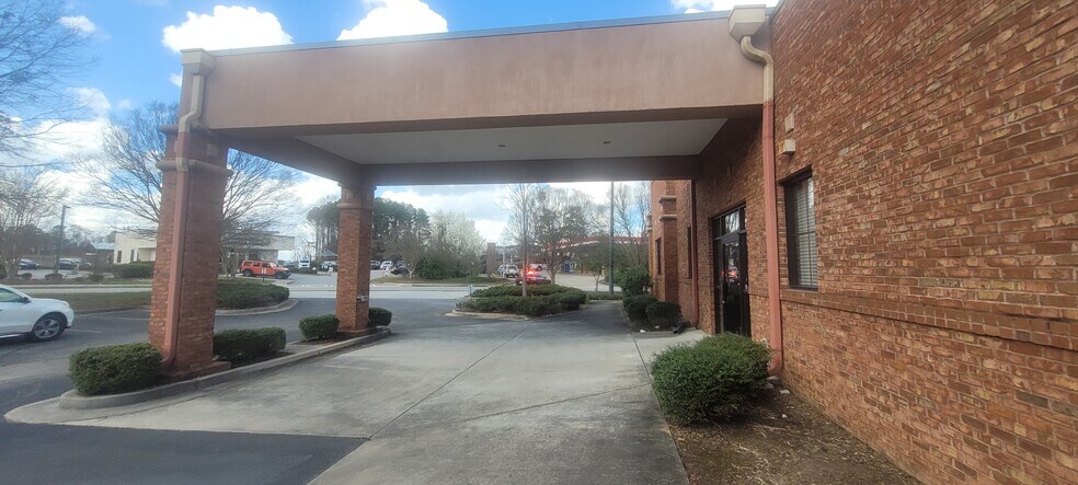 More Photos Of 7402 Davidson Pky S, Stockbridge Medical For Lease