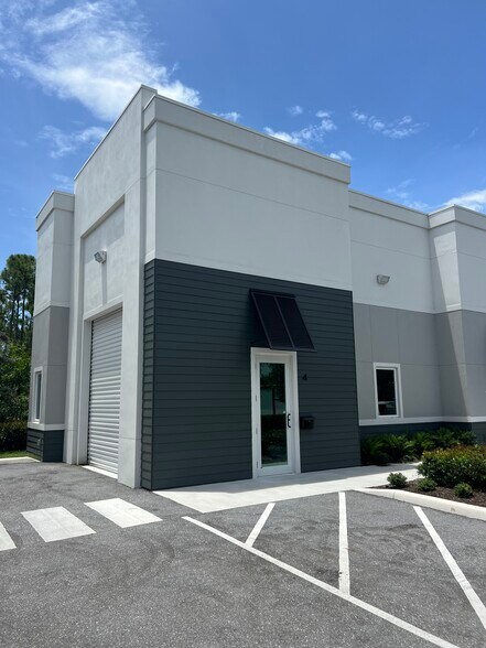 More Photos Of 12871 Suzanne, Hobe Sound Light Manufacturing For Lease