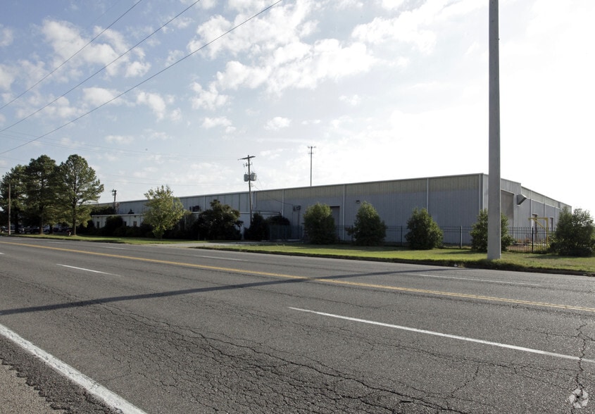 Primary Photo Of 1969 Harbor Ave, Memphis Warehouse For Sale