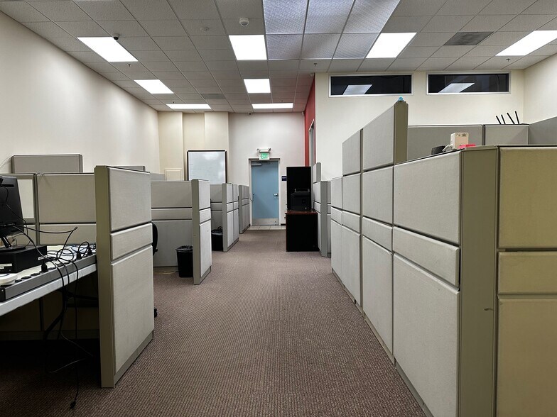 More Photos Of 1292 Kifer Rd, Sunnyvale Light Distribution For Sale