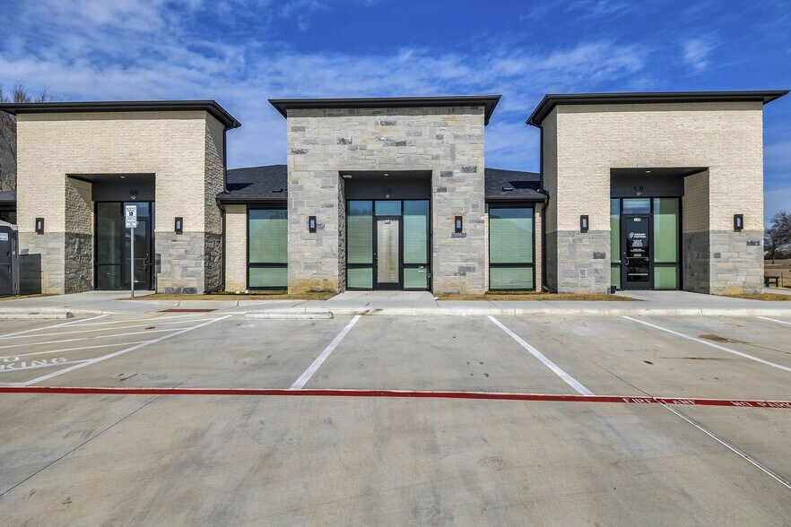 More Photos Of 1701 Fountainview Dr, Mansfield Office For Sale