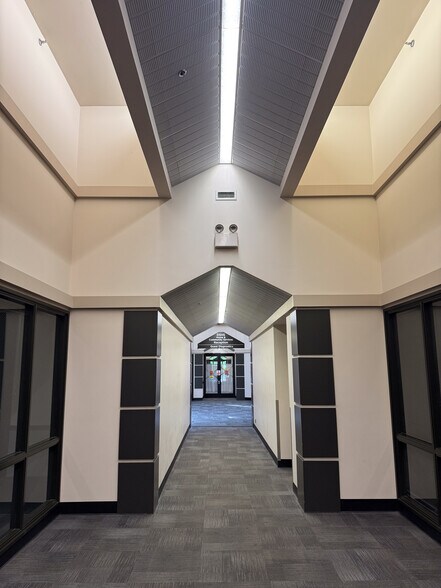 More Photos Of 1737 Airport Way S, Seattle Light Manufacturing For Lease