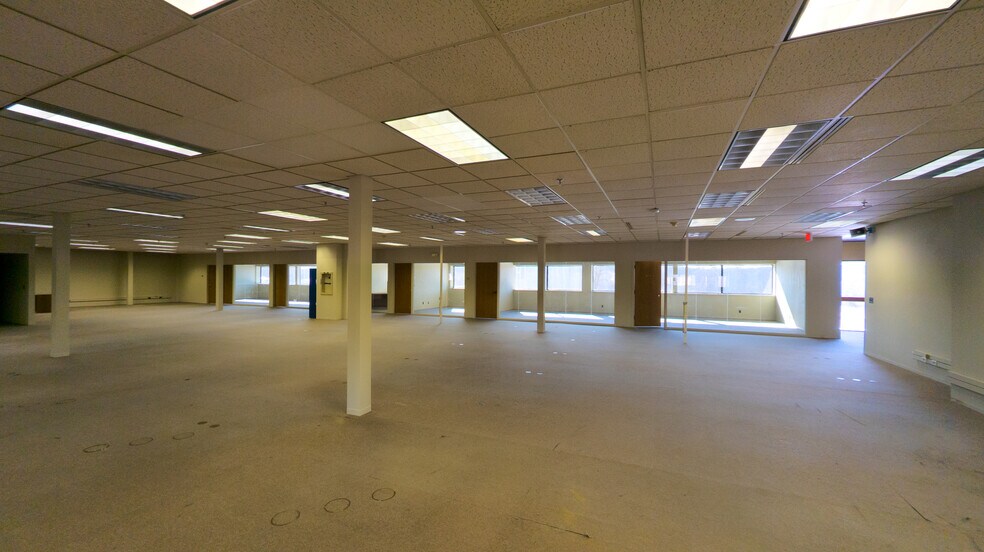 More Photos Of 2450 Marion Rd SE, Rochester Telecom Hotel Data Hosting For Lease