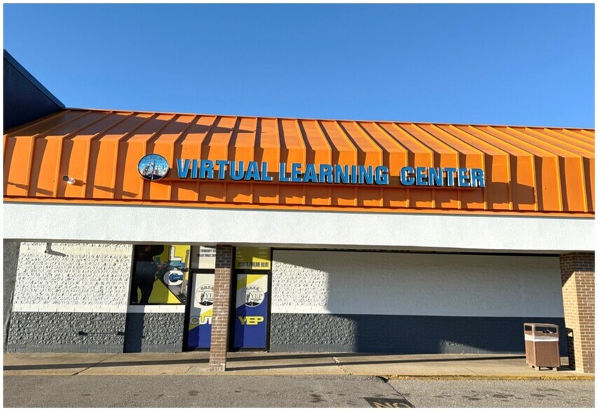 More Photos Of 2858-2884 Airline Blvd, Portsmouth Storefront For Sale