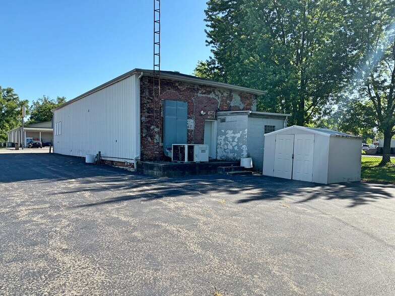 More Photos Of 146 E Main St, Braidwood Storefront For Sale