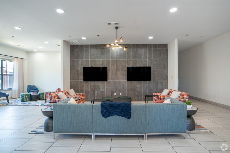 More Photos Of 2330 Jack Warner Pkwy, Tuscaloosa Apartments For Sale