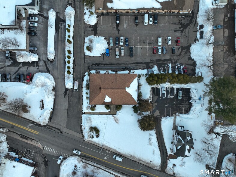 More Photos Of 160 Oak St, Glastonbury Office For Sale