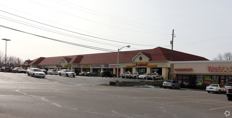 More Photos Of 4902-4928 S Emerson Ave, Indianapolis Unknown For Lease