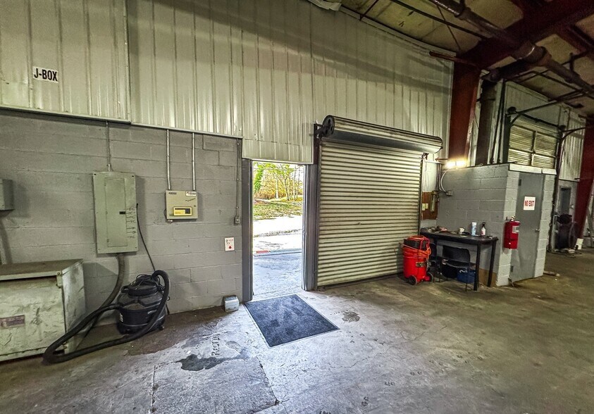 More Photos Of 1605 Prosser Rd, Knoxville Unknown For Lease