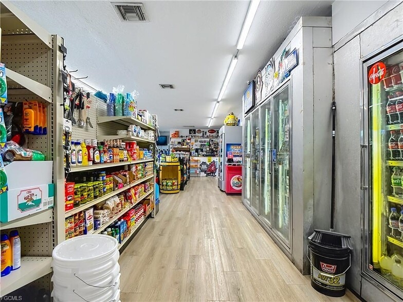 More Photos Of 4443 Loblolly Bay Rd, LaBelle General Retail For Sale