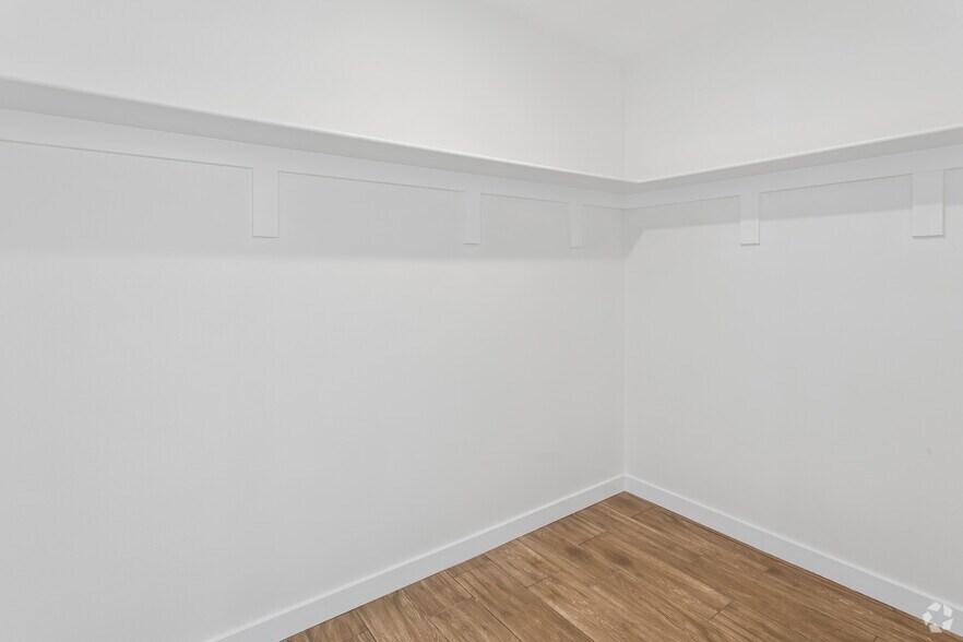 More Photos Of 833 W 84th St, Los Angeles Apartments For Sale