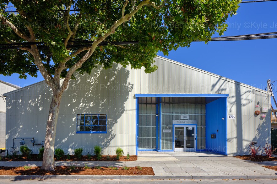 More Photos Of 455 Portage Ave, Palo Alto Research And Development For Lease