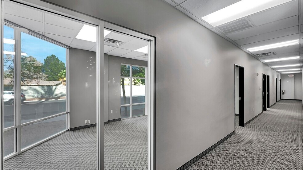 More Photos Of 3585 E Flamingo Rd, Las Vegas Loft Creative Space For Lease