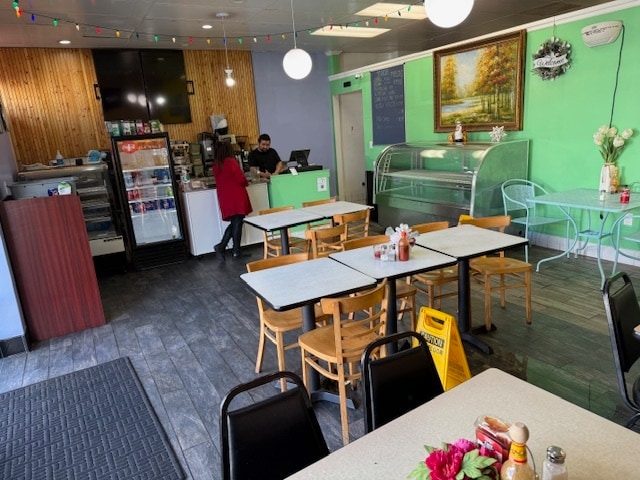 More Photos Of 6740 Reseda Blvd, Reseda Storefront For Lease