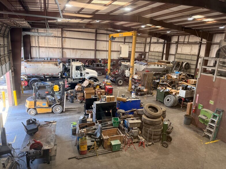 More Photos Of 2828 Prestige Rd, Keller Warehouse For Sale