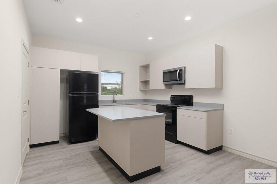 More Photos Of 2107 Village Center Blvd, Brownsville Apartments For Sale